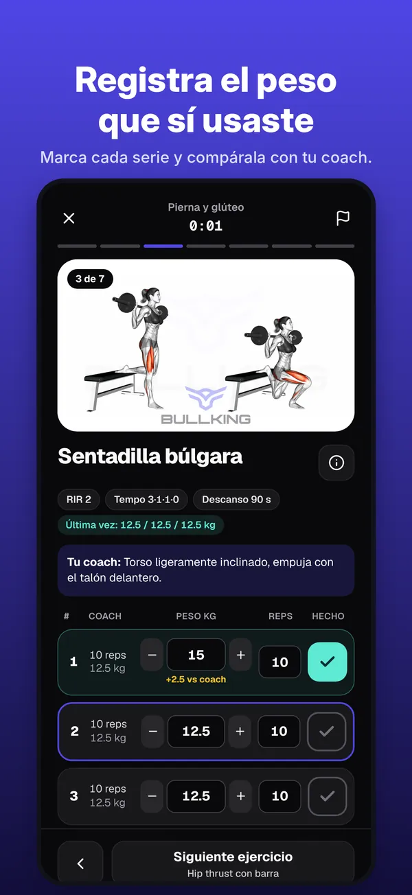 Pantalla de entrenamiento en la app de Bullking: sentadilla búlgara animada, RIR, tempo, descanso, nota del coach y registro del peso usado en cada serie frente al indicado por el coach